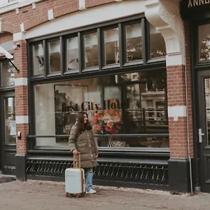 Boutique First **** Haag